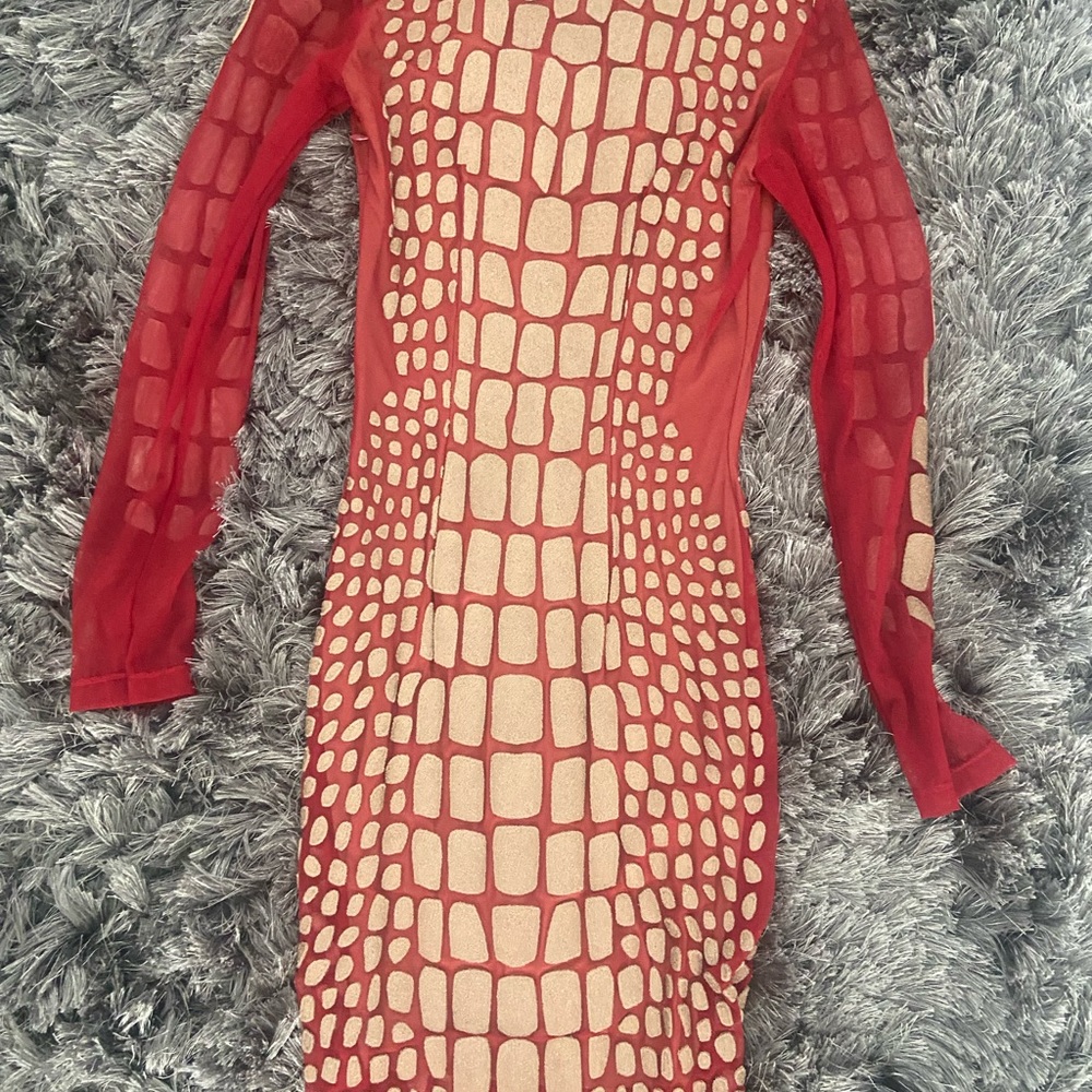 Dress - Picture 8 of 8
